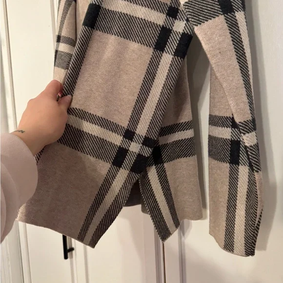 Max Studio Plaid Mock Neck Sweater in Beige and Black - Picture 6 of 6